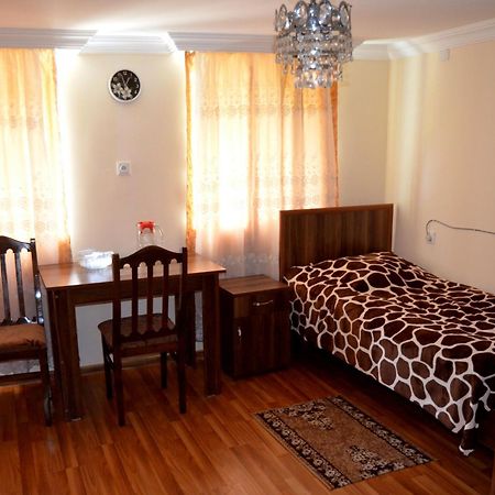 צקאלטובו Nunu'S Guesthouse מראה חיצוני תמונה