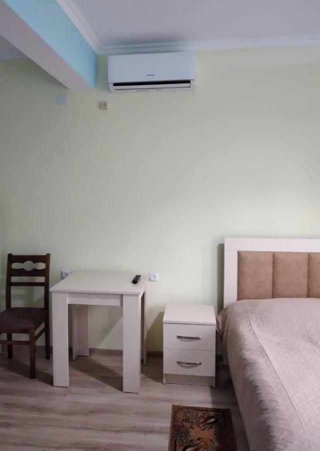 צקאלטובו Nunu'S Guesthouse מראה חיצוני תמונה