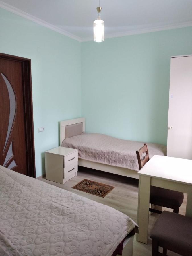 צקאלטובו Nunu'S Guesthouse מראה חיצוני תמונה