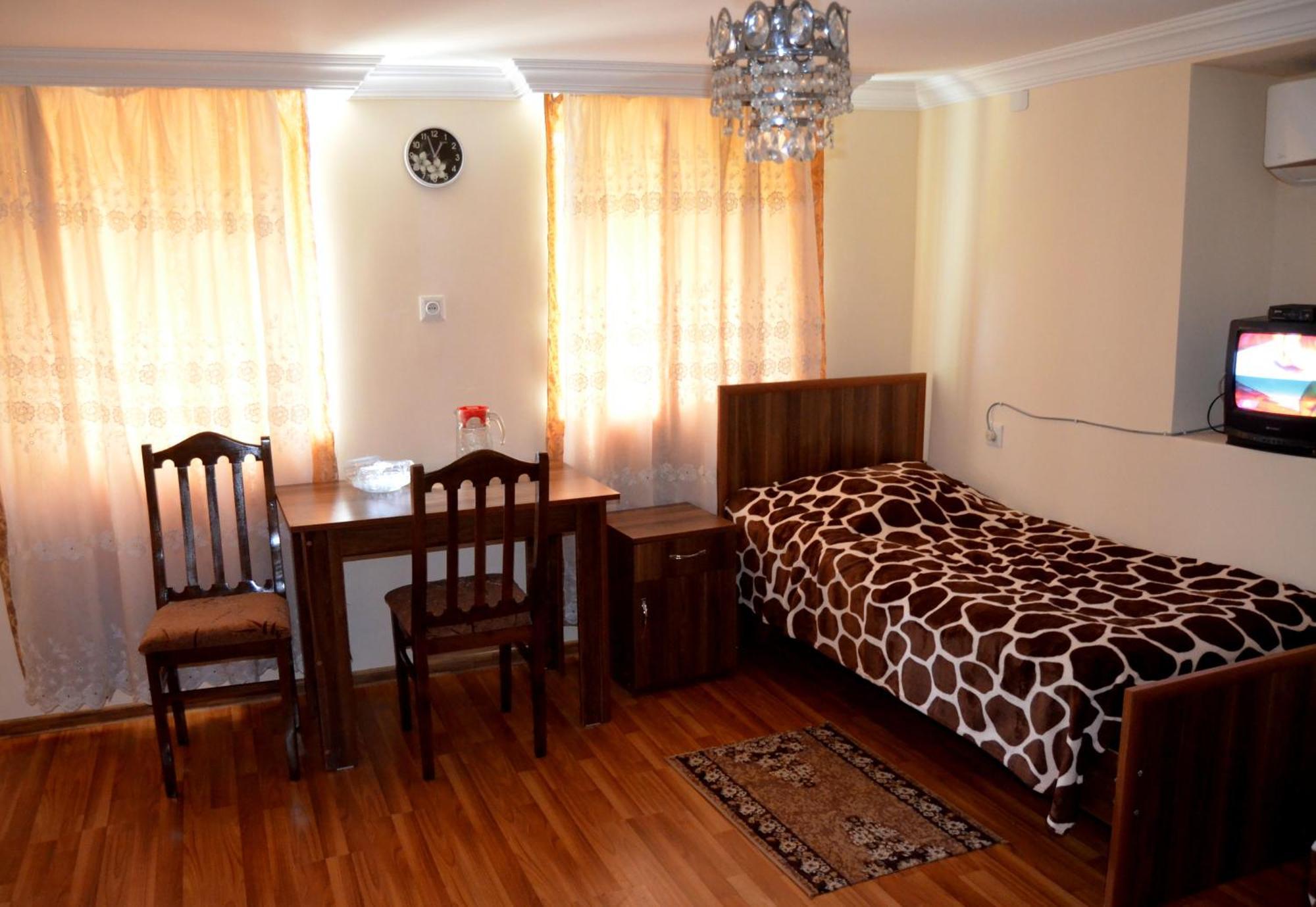 צקאלטובו Nunu'S Guesthouse מראה חיצוני תמונה