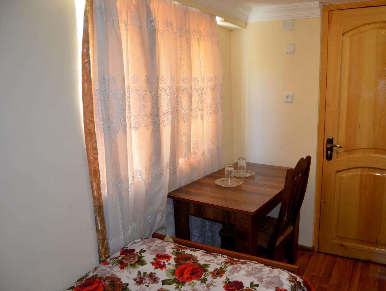 צקאלטובו Nunu'S Guesthouse מראה חיצוני תמונה