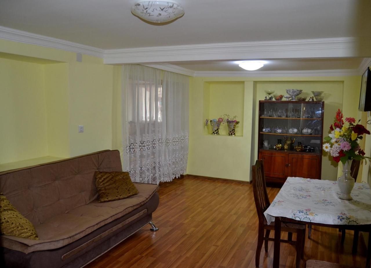 צקאלטובו Nunu'S Guesthouse מראה חיצוני תמונה