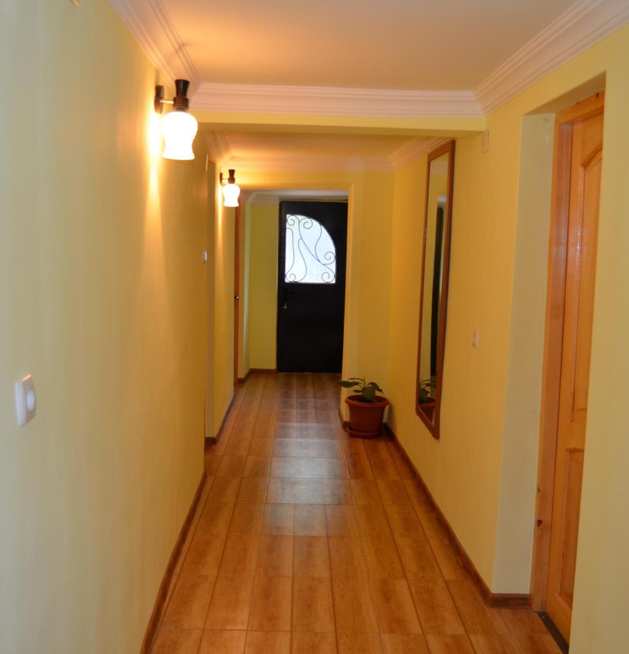 צקאלטובו Nunu'S Guesthouse מראה חיצוני תמונה
