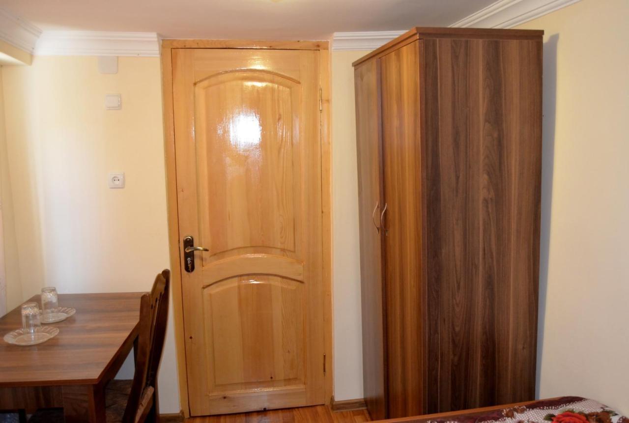 צקאלטובו Nunu'S Guesthouse מראה חיצוני תמונה