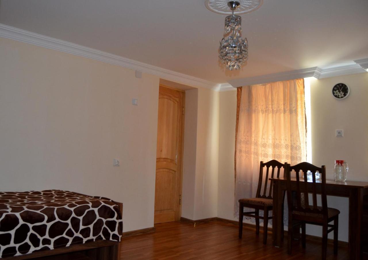 צקאלטובו Nunu'S Guesthouse מראה חיצוני תמונה